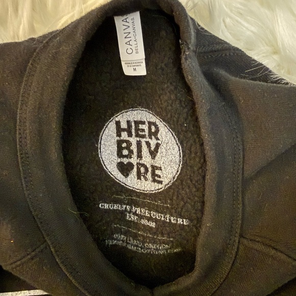 Bundle Deal – 2 Herbivore Vegan-Friendly Items (Long Sleeve Shirt + Sweatshirt) - Picture 10 of 12